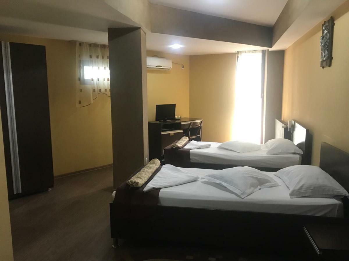 Hotel Bulevard Дробета-Турну-Северин Экстерьер фото